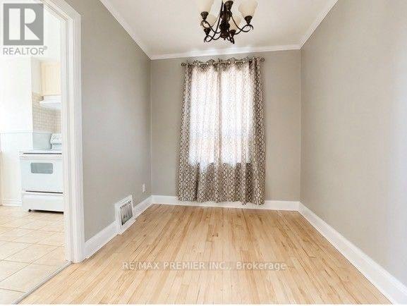 21 Aura Lea Boulevard, Toronto, ON, M9M 1K2 - 6