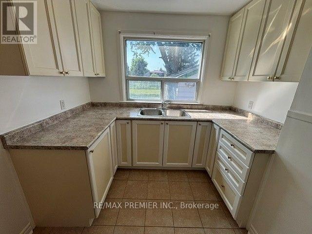 21 Aura Lea Boulevard, Toronto, ON, M9M 1K2 - 10