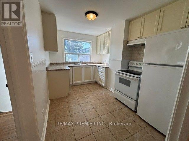 21 Aura Lea Boulevard, Toronto, ON, M9M 1K2 - 9