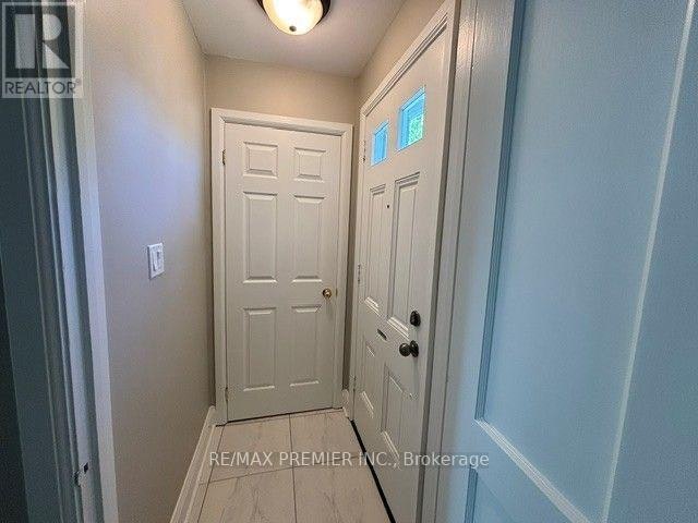 21 Aura Lea Boulevard, Toronto, ON, M9M 1K2 - 4