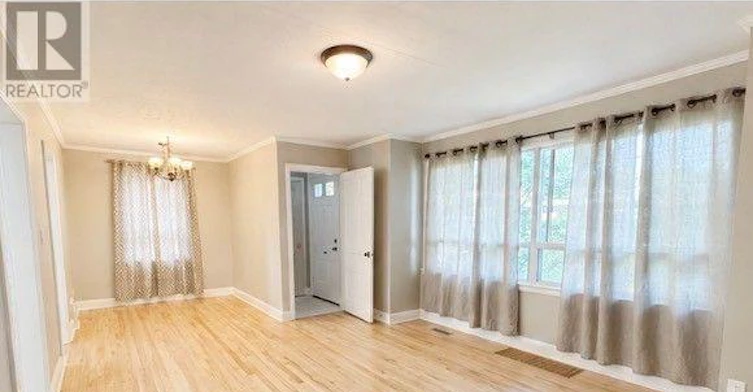 21 Aura Lea Boulevard, Toronto, ON, M9M 1K2 - 7