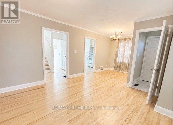 21 Aura Lea Boulevard, Toronto, ON, M9M 1K2 - 5