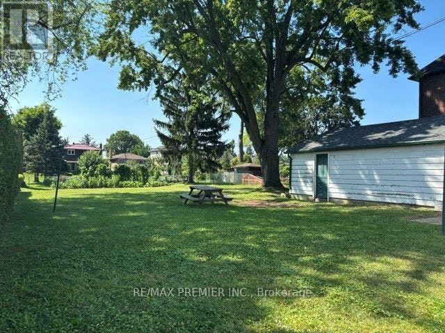 21 Aura Lea Boulevard, Toronto, ON, M9M 1K2 - 21
