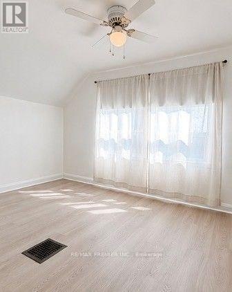 21 Aura Lea Boulevard, Toronto, ON, M9M 1K2 - 17