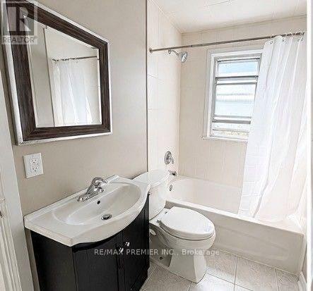21 Aura Lea Boulevard, Toronto, ON, M9M 1K2 - 14