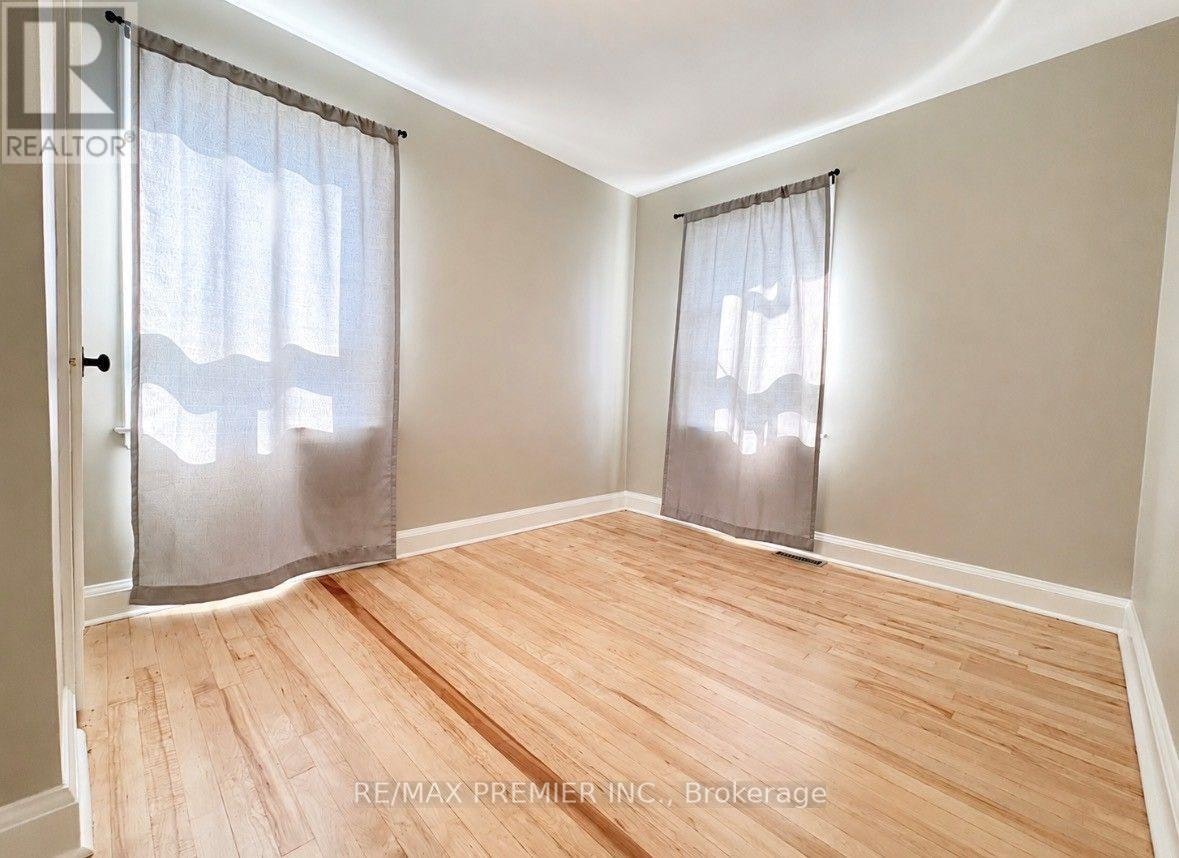 21 Aura Lea Boulevard, Toronto, ON, M9M 1K2 - 12