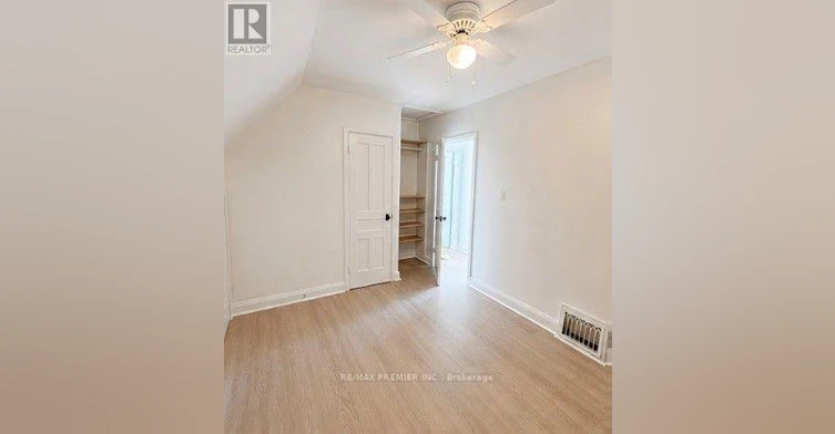 21 Aura Lea Boulevard, Toronto, ON, M9M 1K2 - 16