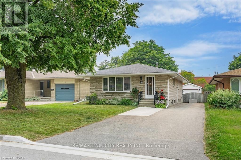 111 Kimberly Crescent, Kitchener, ON, N2E 1C8