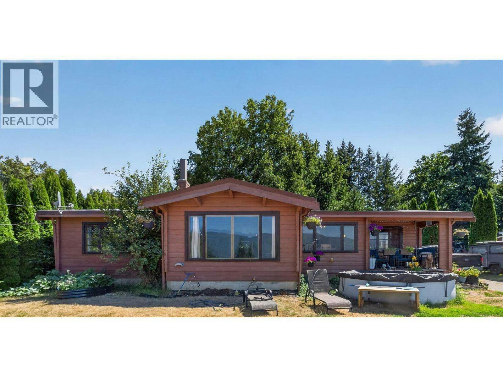 1260 NE 16 Street, Salmon Arm, BC, V1E 2V1