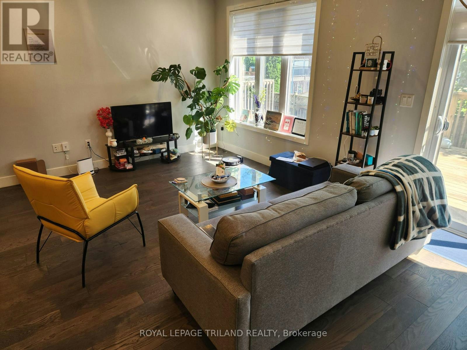 165-1960 Dalmagarry Road, London, ON, N6G 0T8 - 2