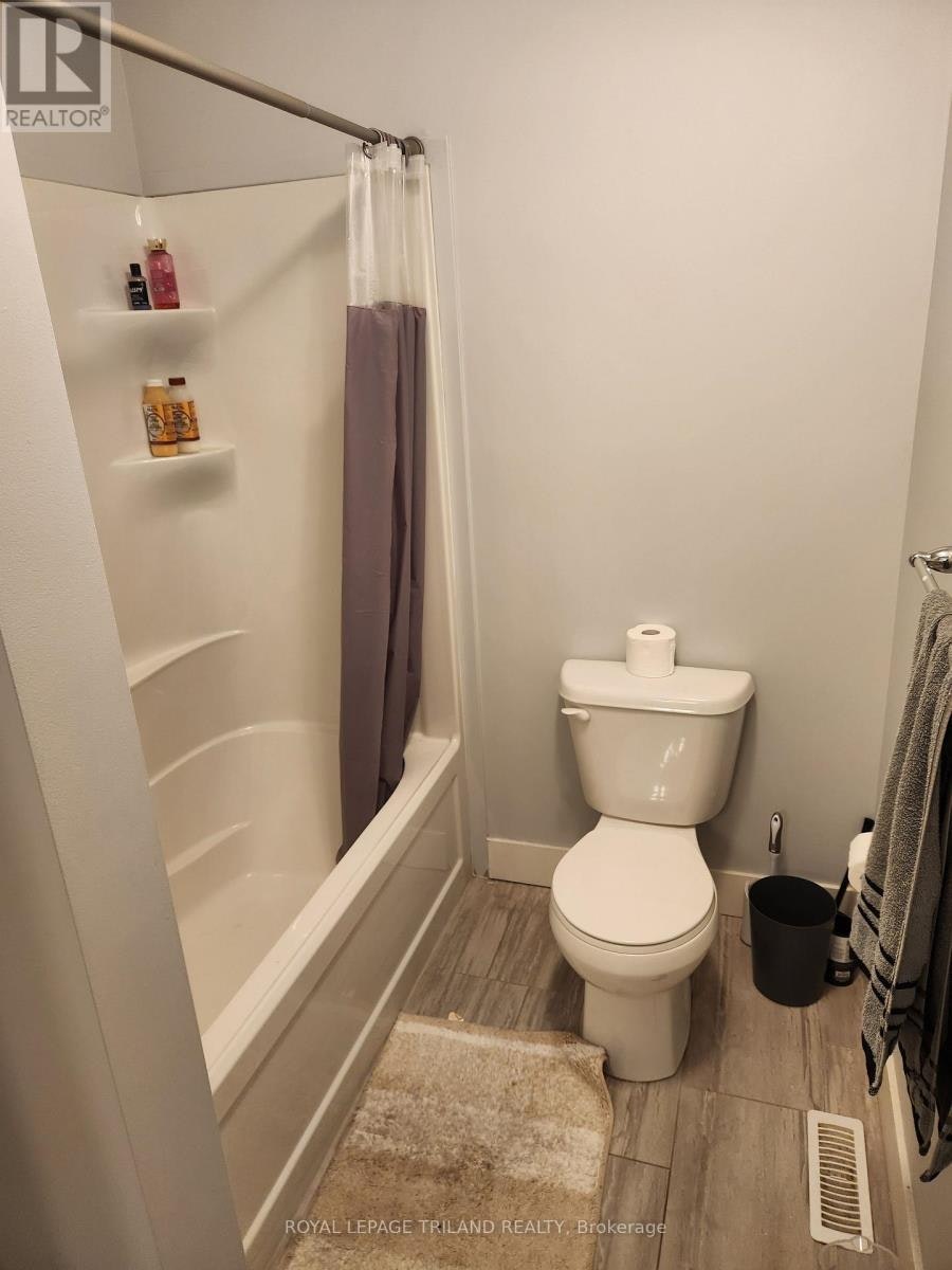 165-1960 Dalmagarry Road, London, ON, N6G 0T8 - 8