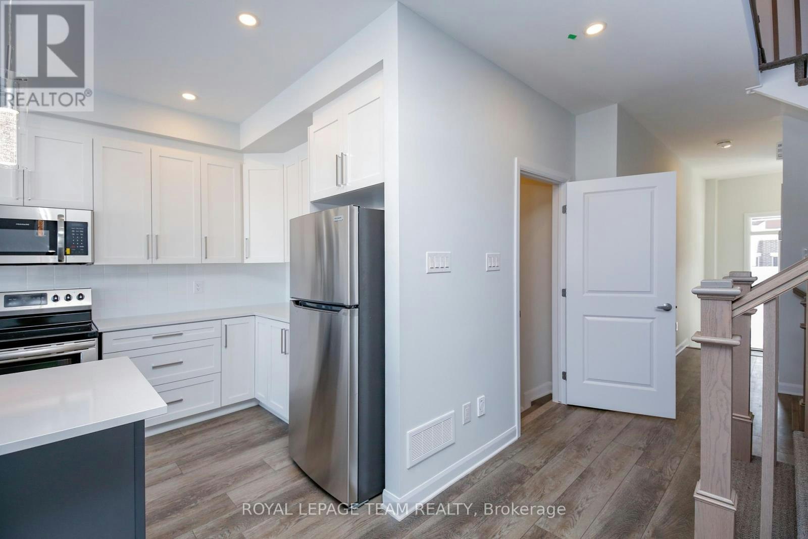 645 Hamsa Street, Ottawa, ON, K2J 6Z7 - 8