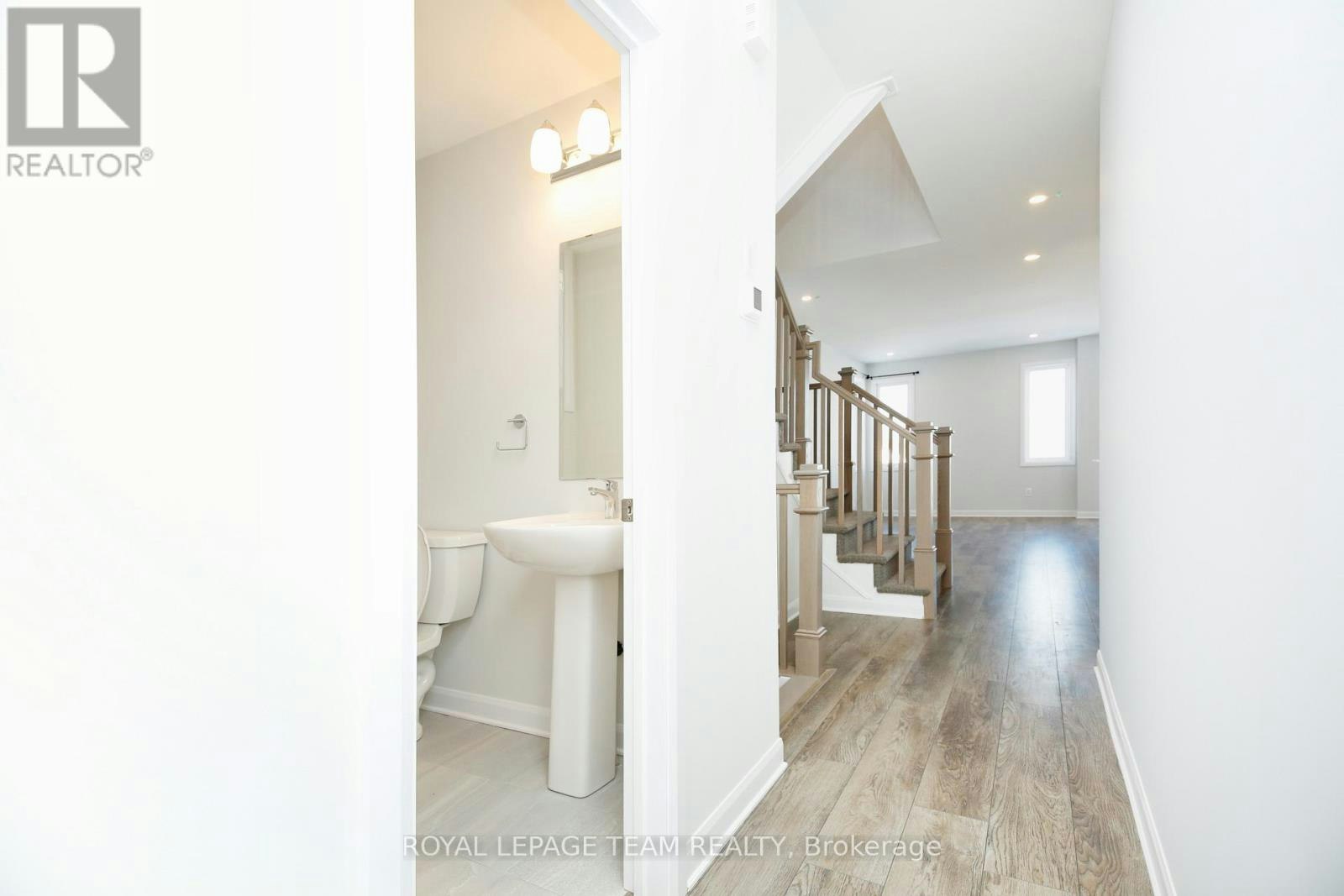 645 Hamsa Street, Ottawa, ON, K2J 6Z7 - 4