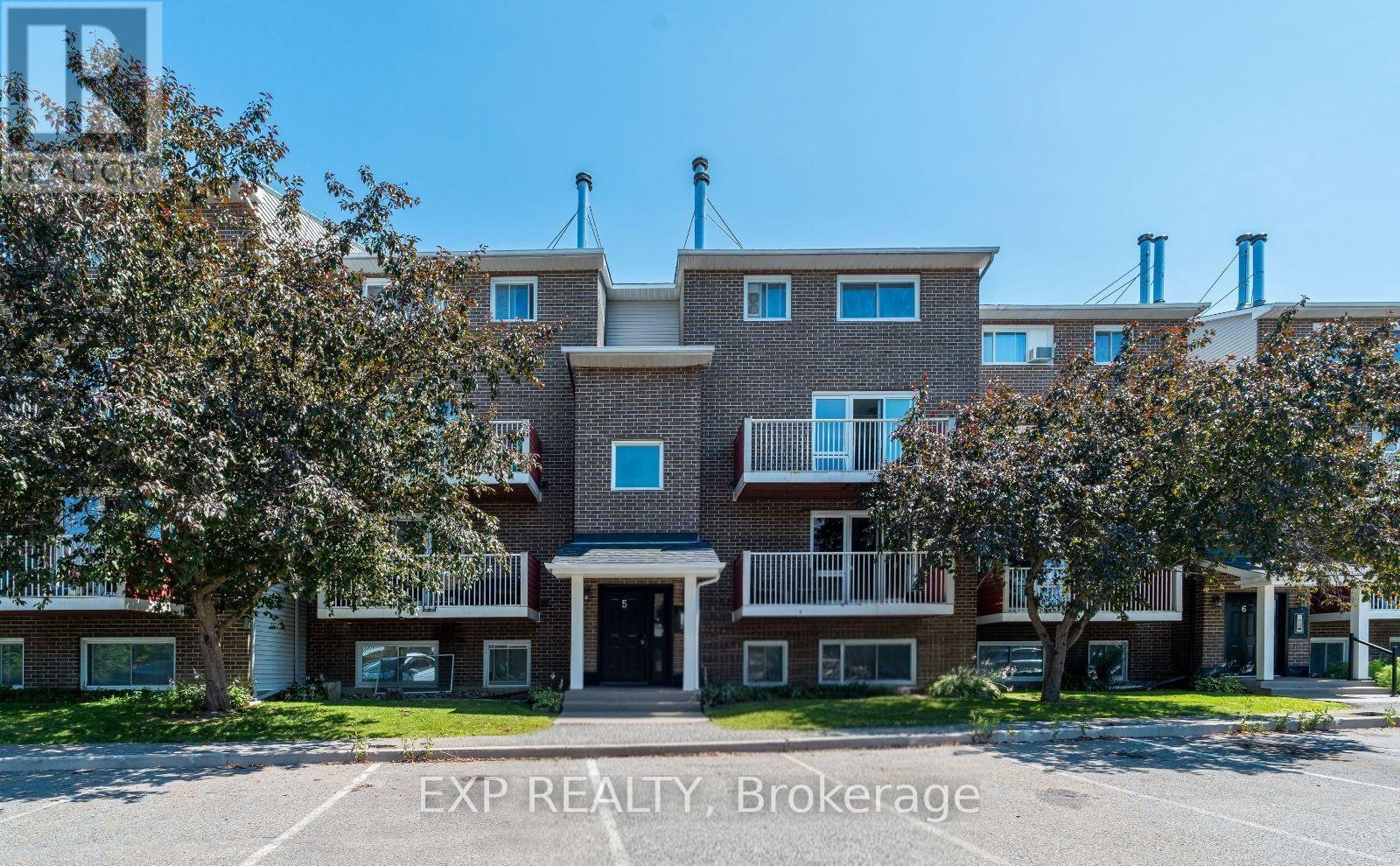 505-1589 St. Bernard Street, Ottawa, ON, K1T 3H9