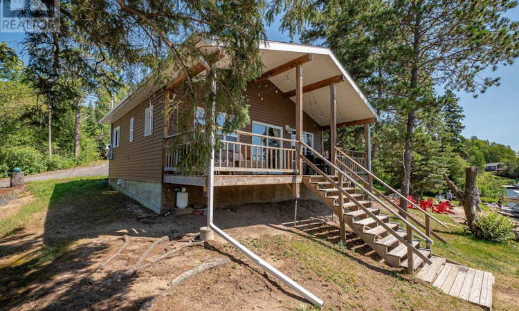 80 Bay Point Rd, Crest Resort Longbow Lake
