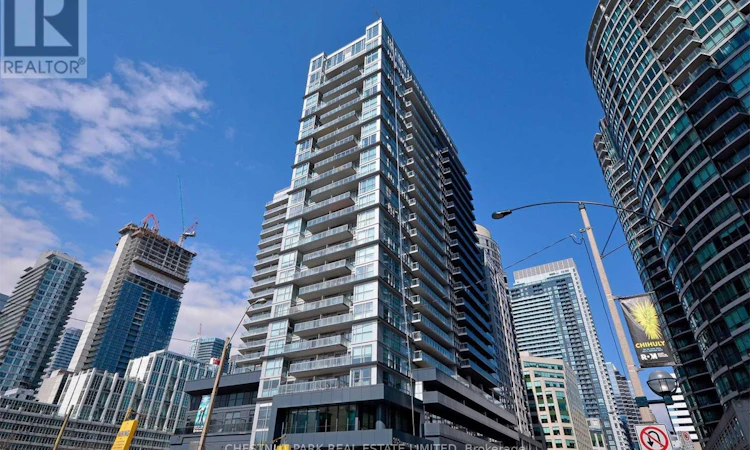 1711-352 Front Street E