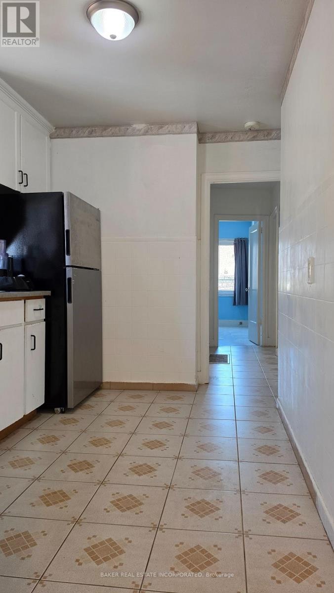 739 Vaughan Road, Toronto, ON, M6E 2Z1 - 3