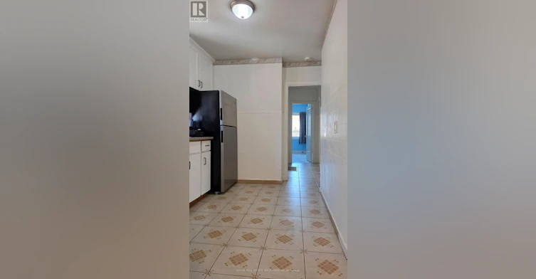 739 Vaughan Road, Toronto, ON, M6E 2Z1 - 3
