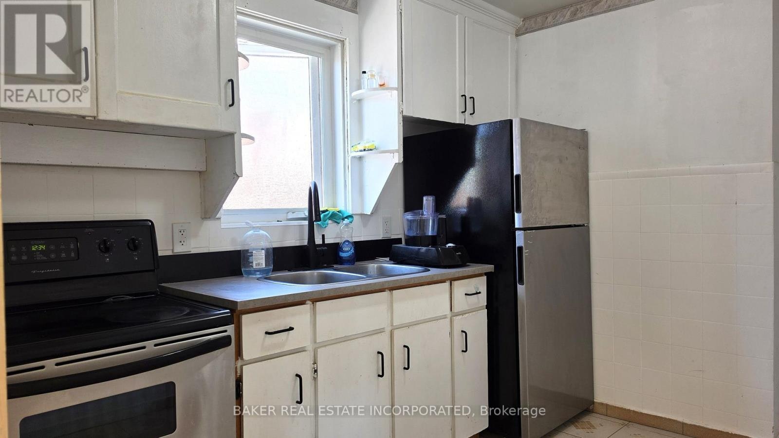 739 Vaughan Road, Toronto, ON, M6E 2Z1 - 4