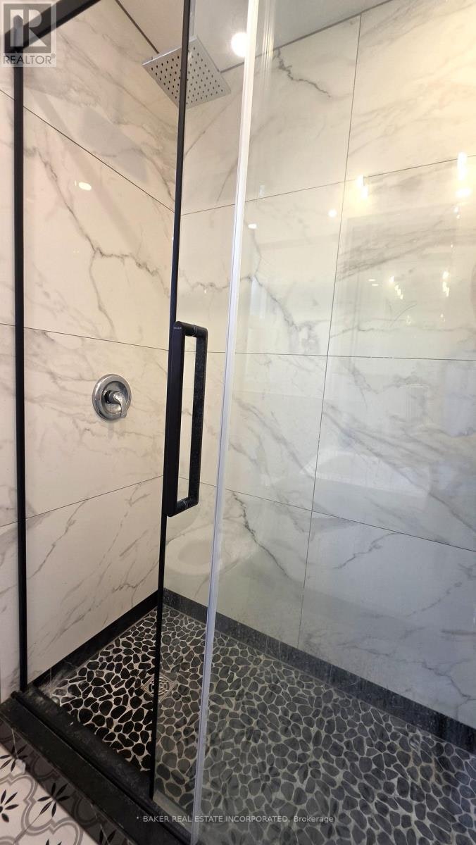 739 Vaughan Road, Toronto, ON, M6E 2Z1 - 9
