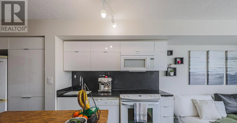 1501-21 Iceboat Terrace N, Toronto, ON, M5V 4A9 - 17