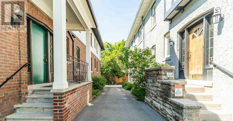 106 Rosedale Heights Drive, Toronto, ON, M4T 1C6 - 2