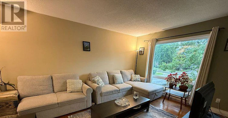 47 Metro Road S, Georgina, ON, L4P 3J5 - 3