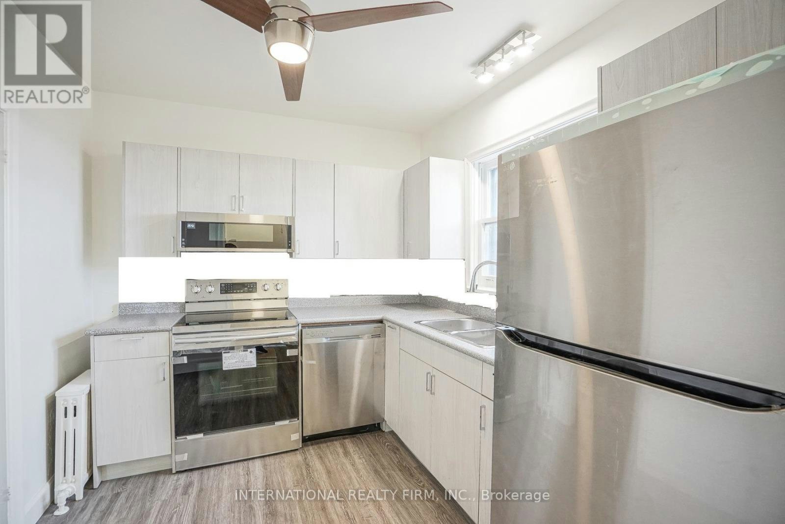 3-293 Indian Grove W, Toronto, ON, M6P 2H6 - 4