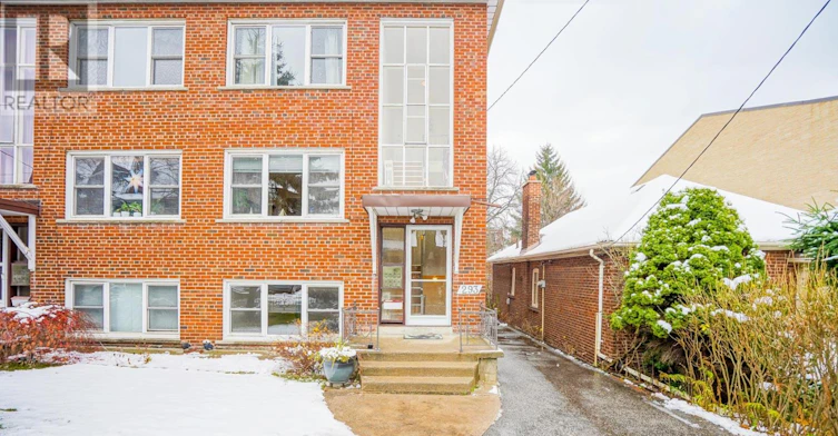 3-293 Indian Grove W, Toronto, ON, M6P 2H6 - 2