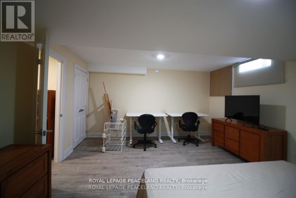 1855 Pilgrims Way, Oakville, ON, L6M 1X2 - 2
