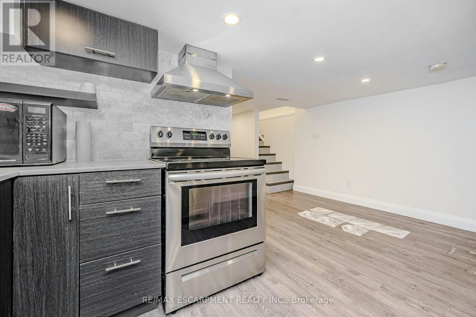 1 Lower Lvl 74 Cathcart Street, Hamilton, ON, L8R 1M5 - 4