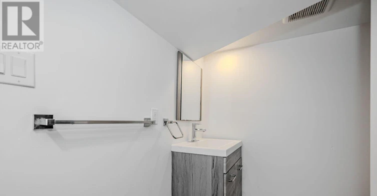 1 Lower Lvl 74 Cathcart Street, Hamilton, ON, L8R 1M5 - 9