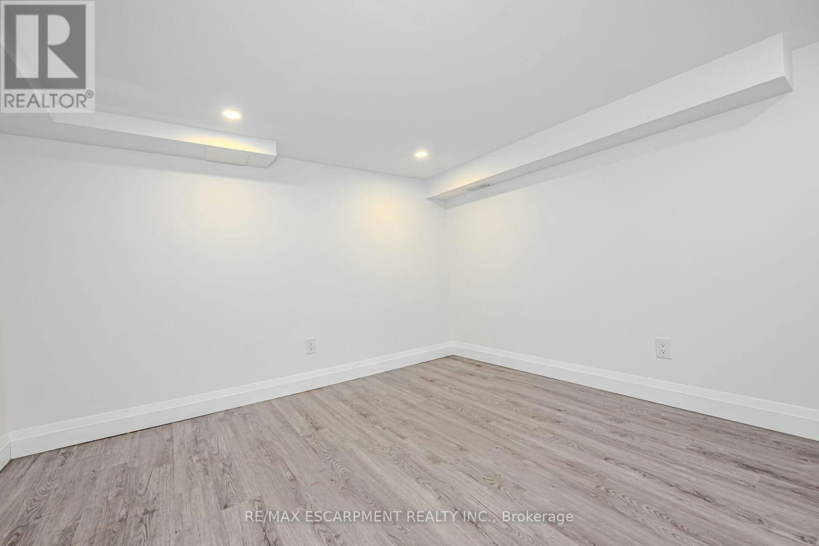 1 Lower Lvl 74 Cathcart Street, Hamilton, ON, L8R 1M5 - 7