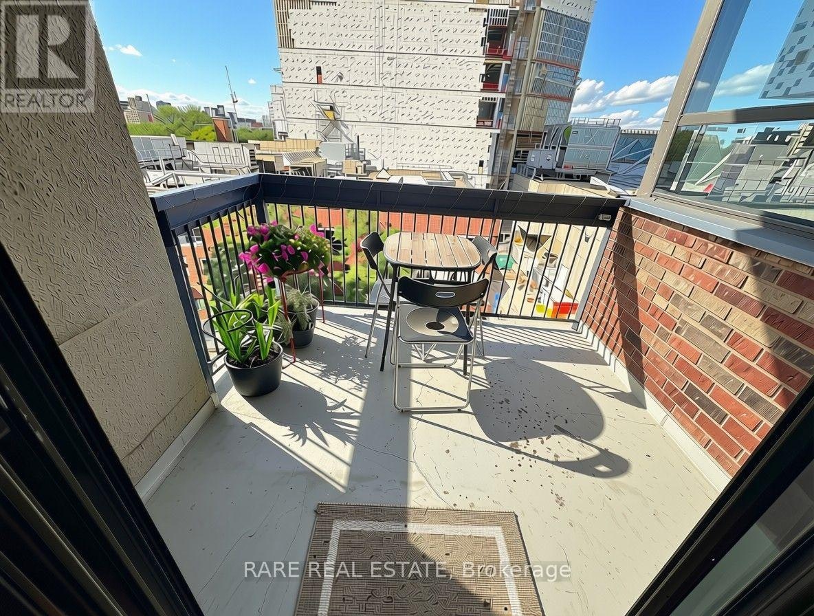 704-105 Mccaul Street, Toronto, ON, M5T 2X4 - 12