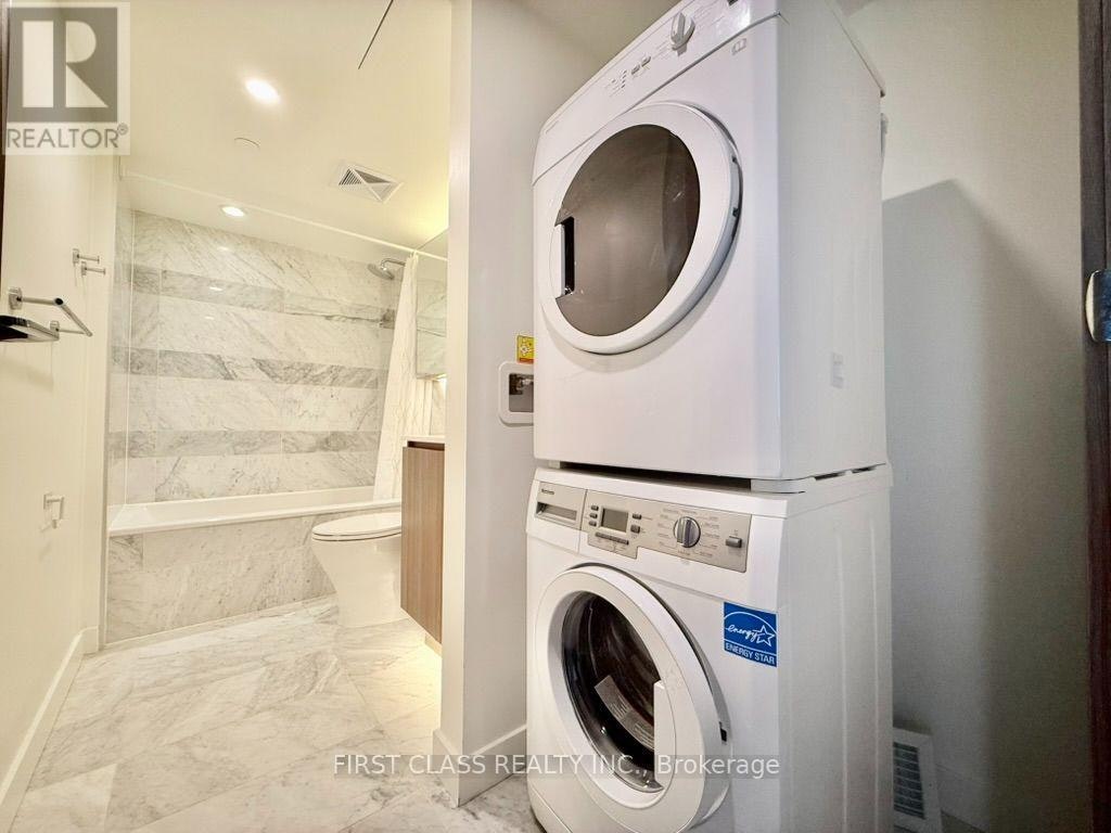 902-19 Bathurst Street, Toronto, ON, M5V 0P8 - 6