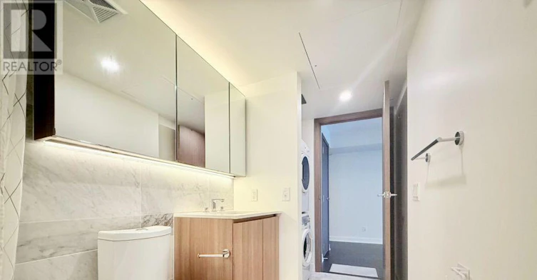 902-19 Bathurst Street, Toronto, ON, M5V 0P8 - 8
