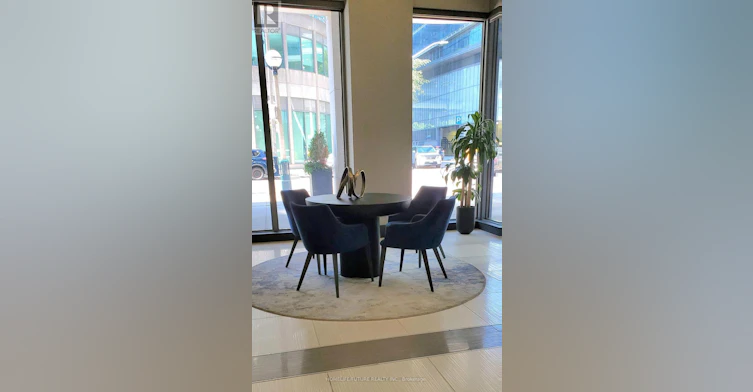 1109-19 Grand Trunk Crescent, Toronto, ON, M5J 3A3 - 11