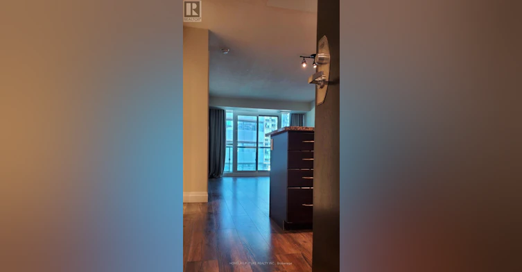 1109-19 Grand Trunk Crescent, Toronto, ON, M5J 3A3 - 7