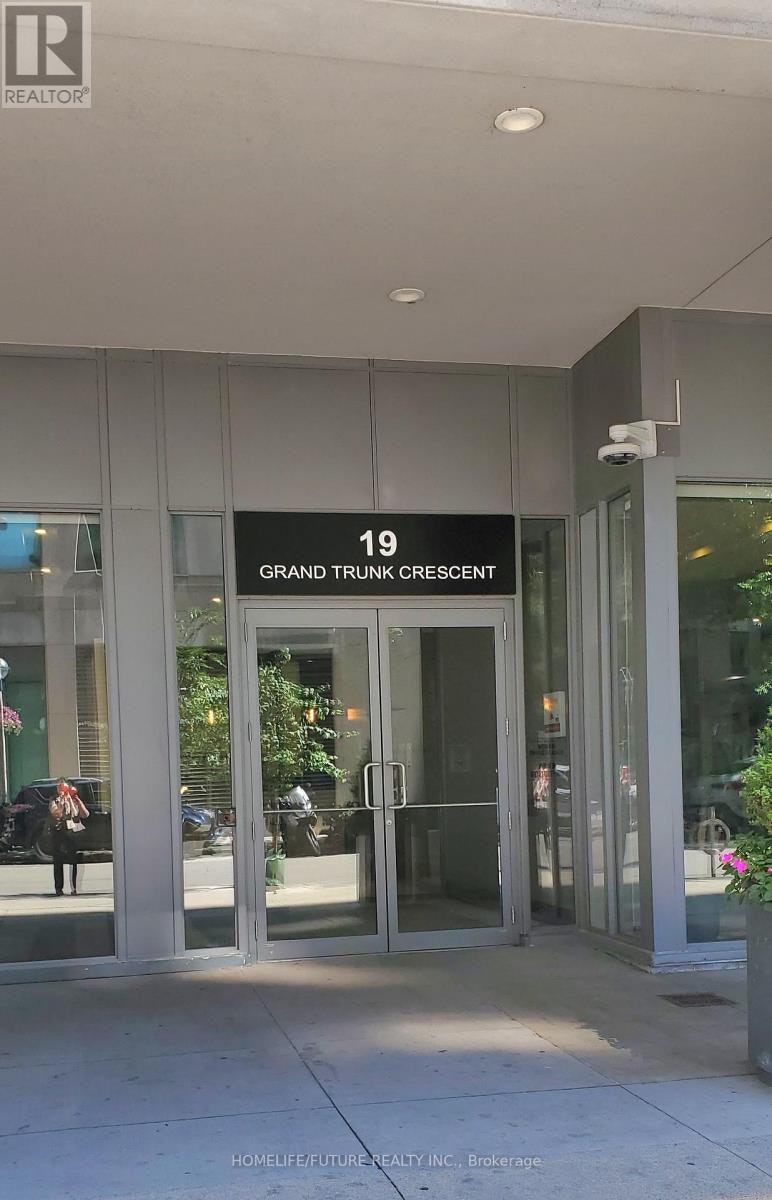 1109-19 Grand Trunk Crescent, Toronto, ON, M5J 3A3 - 2