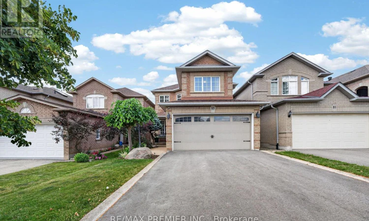 83 Royal Ridge Crescent