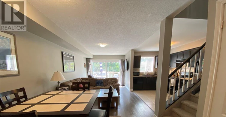 63 Sydenham, Barrie, ON, L4M 6R5 - 2