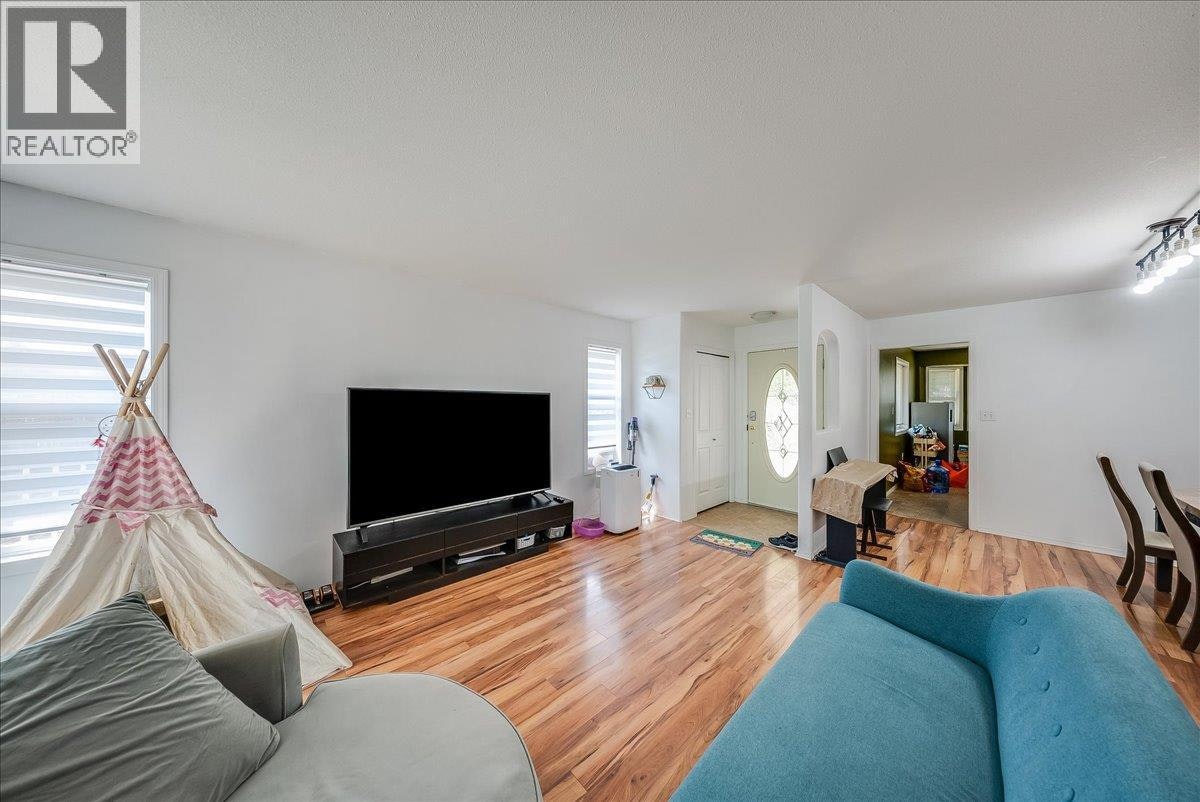 2507 Columbia Avenue, Castlegar, BC, V1N 2X4 - 8