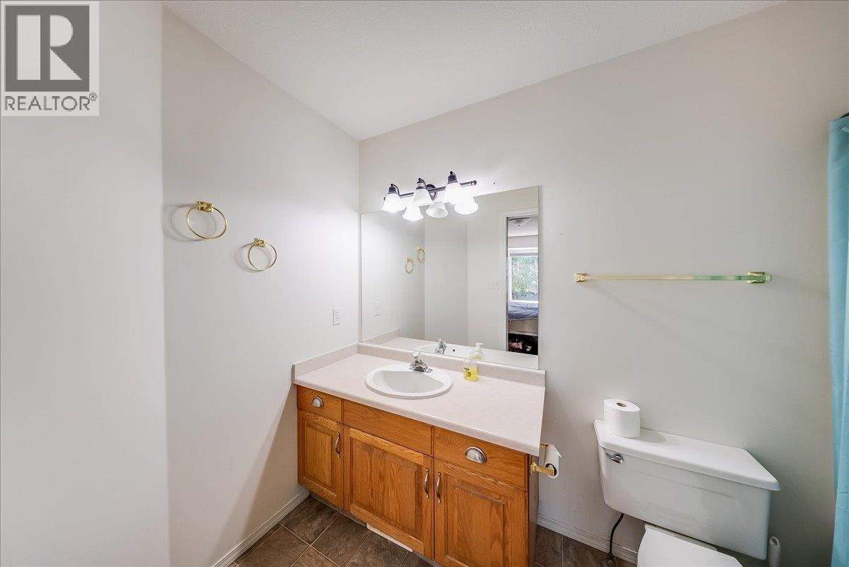 2507 Columbia Avenue, Castlegar, BC, V1N 2X4 - 26