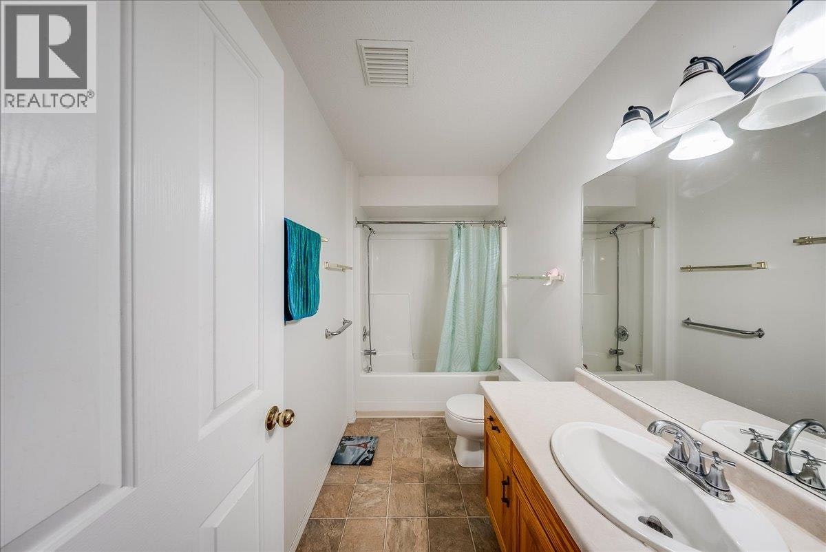 2507 Columbia Avenue, Castlegar, BC, V1N 2X4 - 18