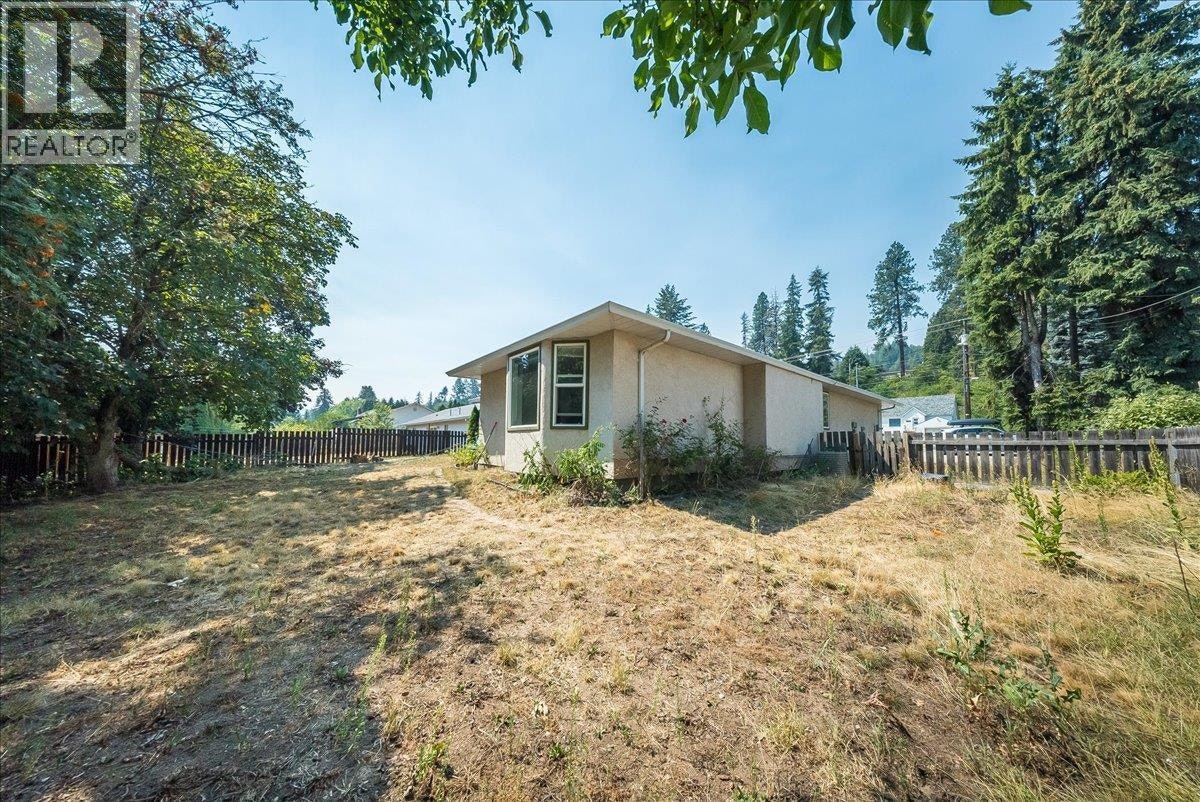 2507 Columbia Avenue, Castlegar, BC, V1N 2X4 - 38