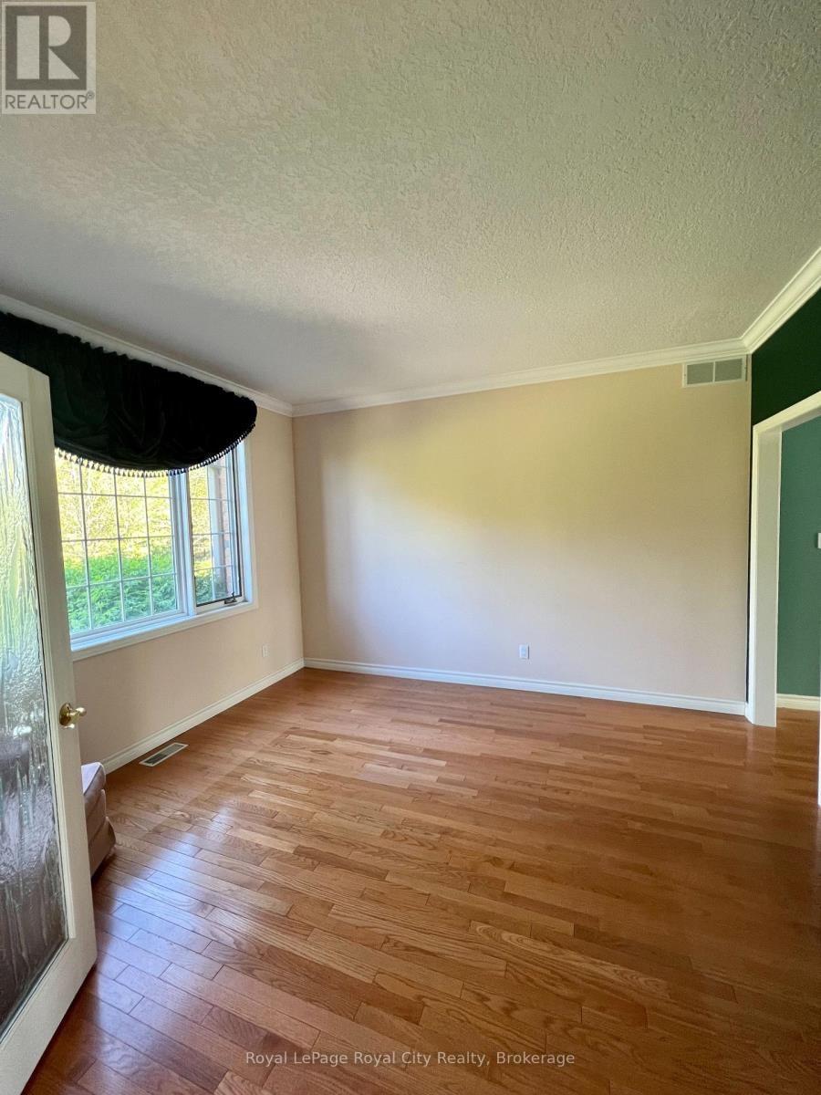 MAIN-287 Clair Road E, Guelph, ON, N1L 1H1 - 11