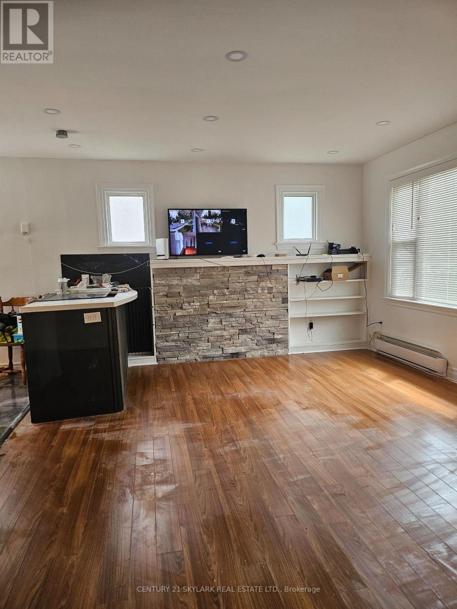 862 Armour Road, Peterborough, ON, K9H 2A2