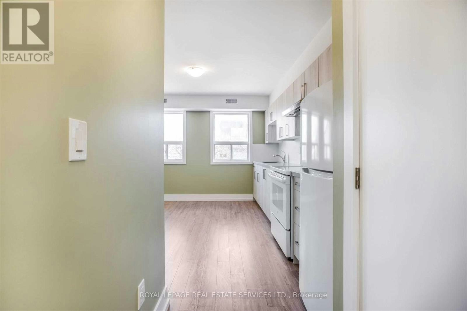 UPPER-86 Givins Street, Toronto, ON, M6J 2X8 - 10