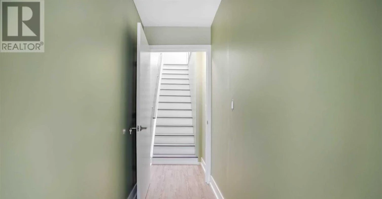 UPPER-86 Givins Street, Toronto, ON, M6J 2X8 - 4