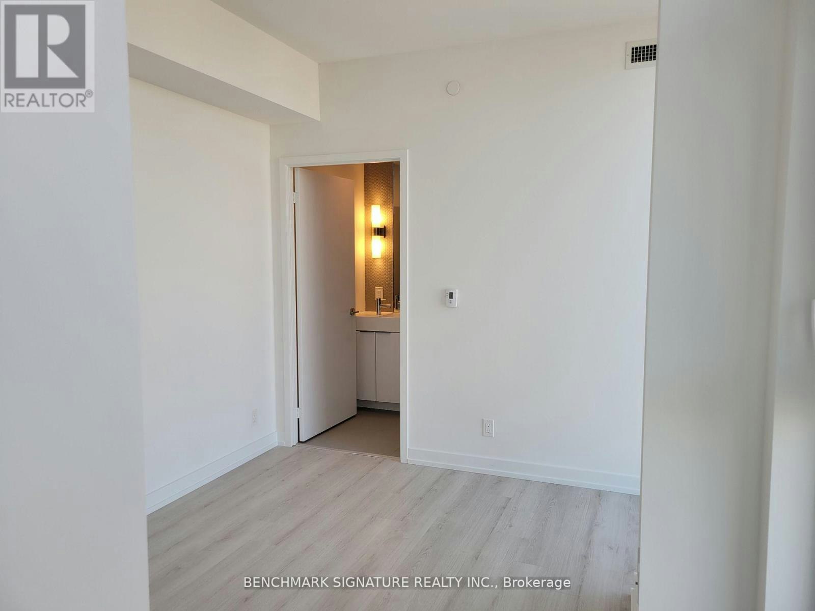 2903-33 Helendale Avenue, Toronto, ON, M4R 0A4 - 8